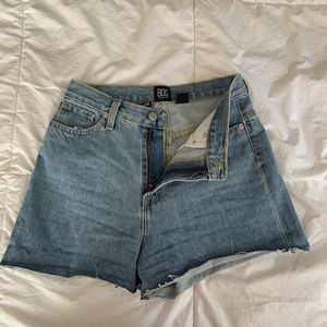 URBAN OUTFITTERS BDG CUTOFF DENIM SHORTS